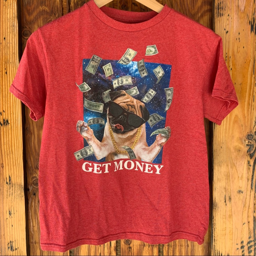Red short sleeve shirt